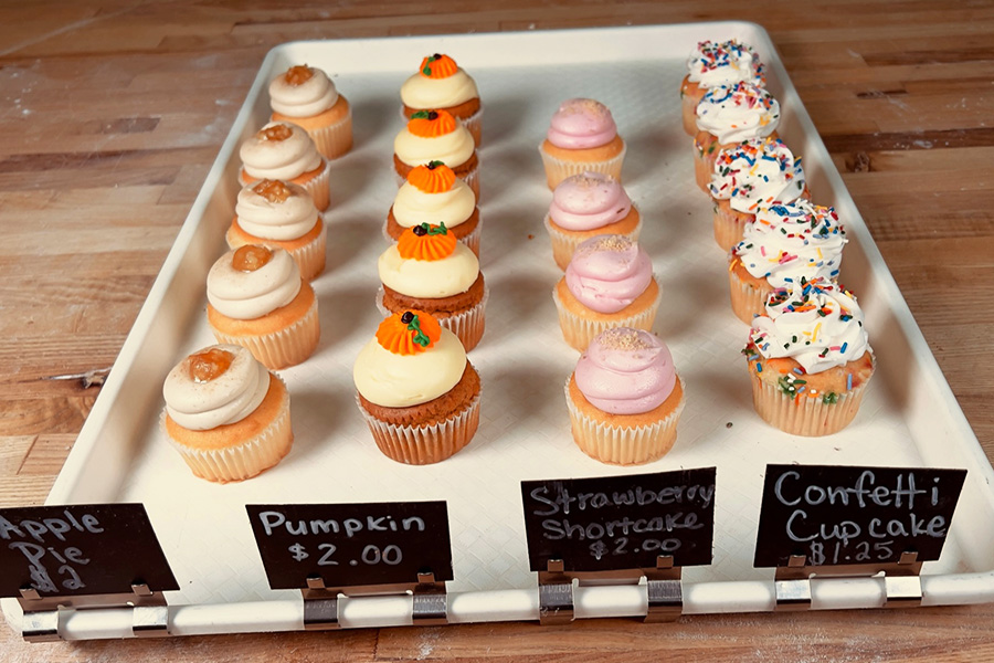 bakery in Fond du Lac with cupcakes and seasonal specialties